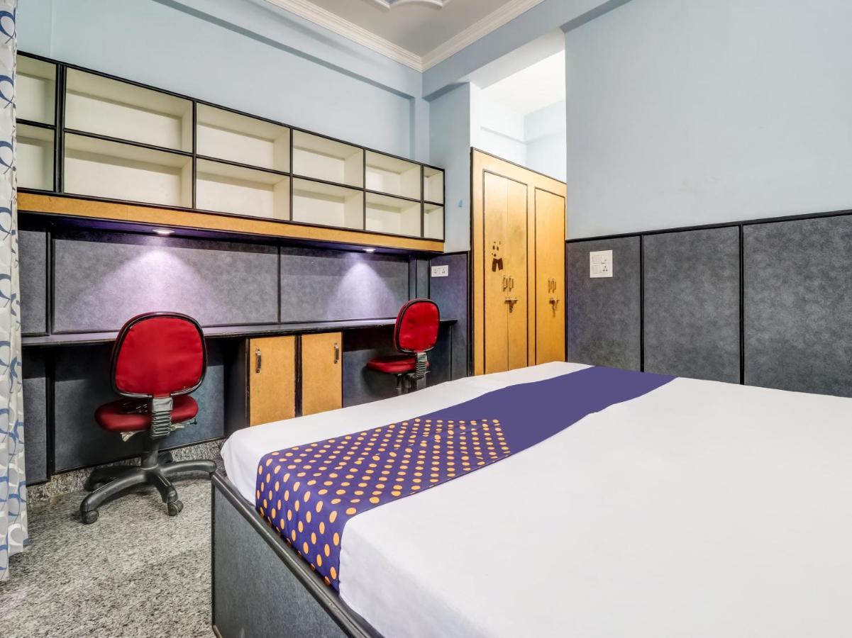 SPOT ON 82236 Aryan Home Stay Jhajra Bagian luar foto