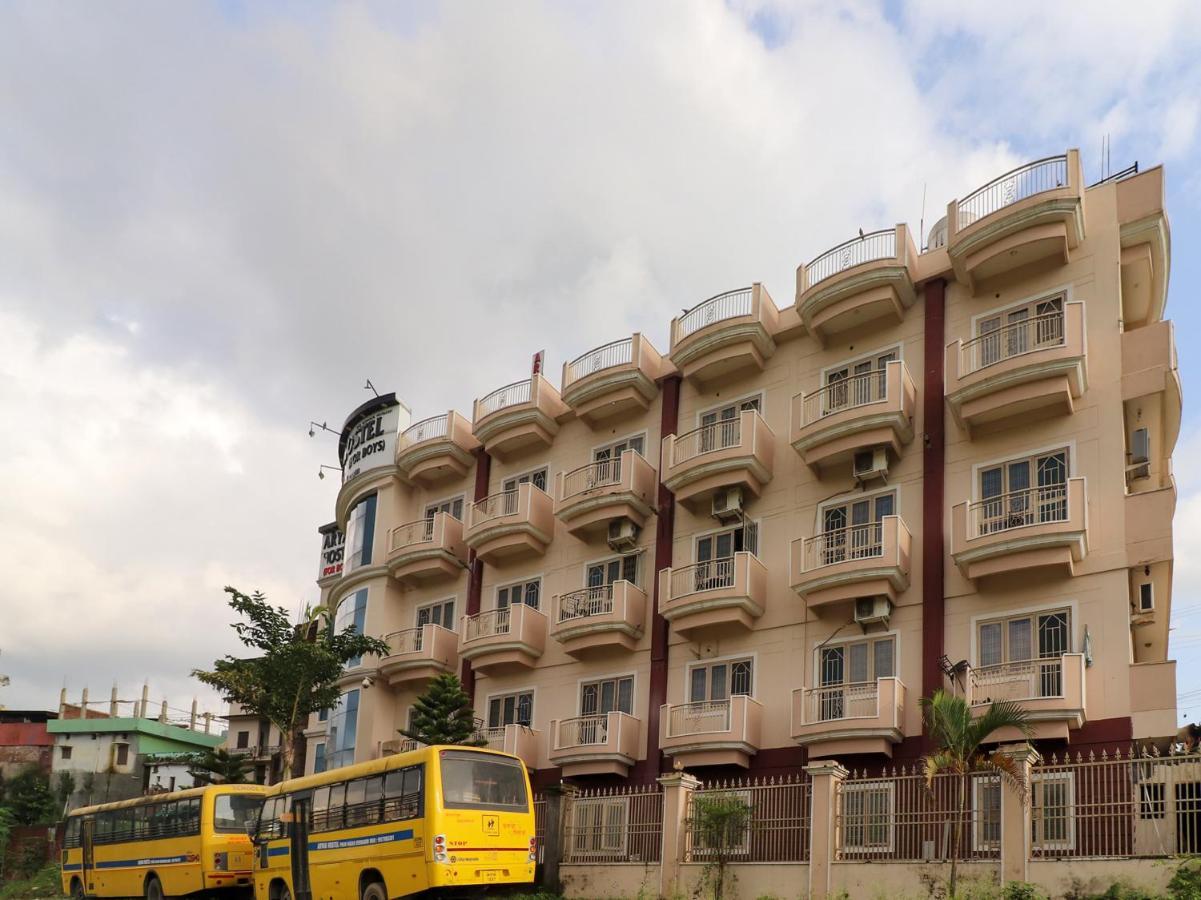 SPOT ON 82236 Aryan Home Stay Jhajra Bagian luar foto