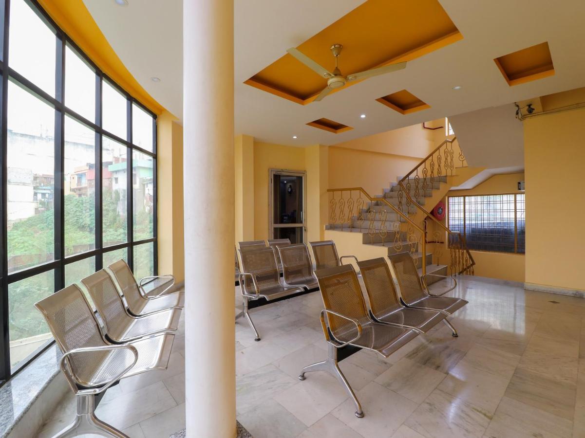 SPOT ON 82236 Aryan Home Stay Jhajra Bagian luar foto